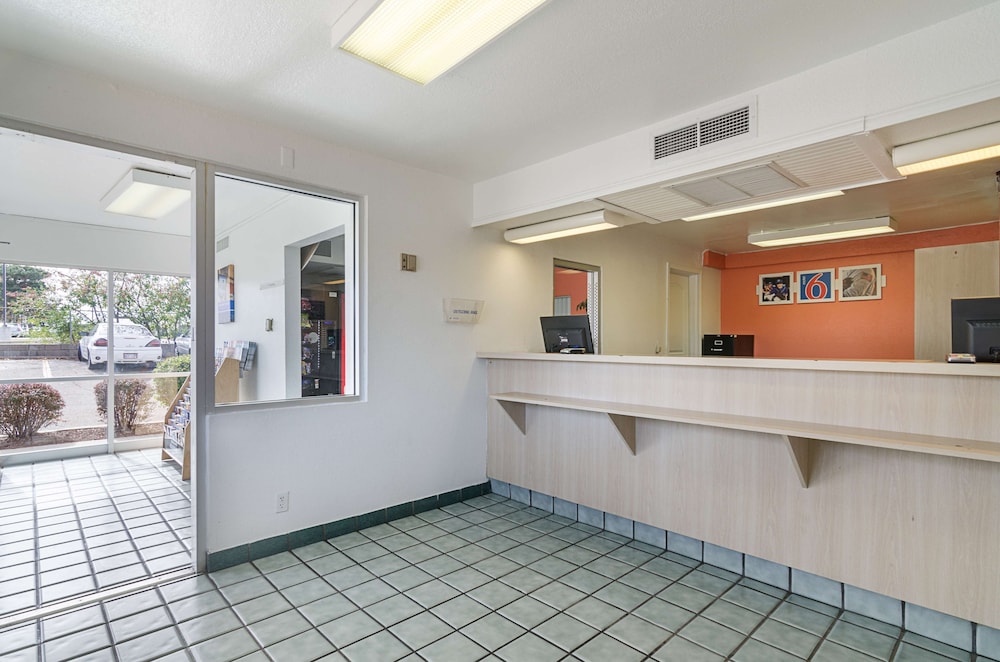 Motel6 Topeka, KS - Northwest 7/54