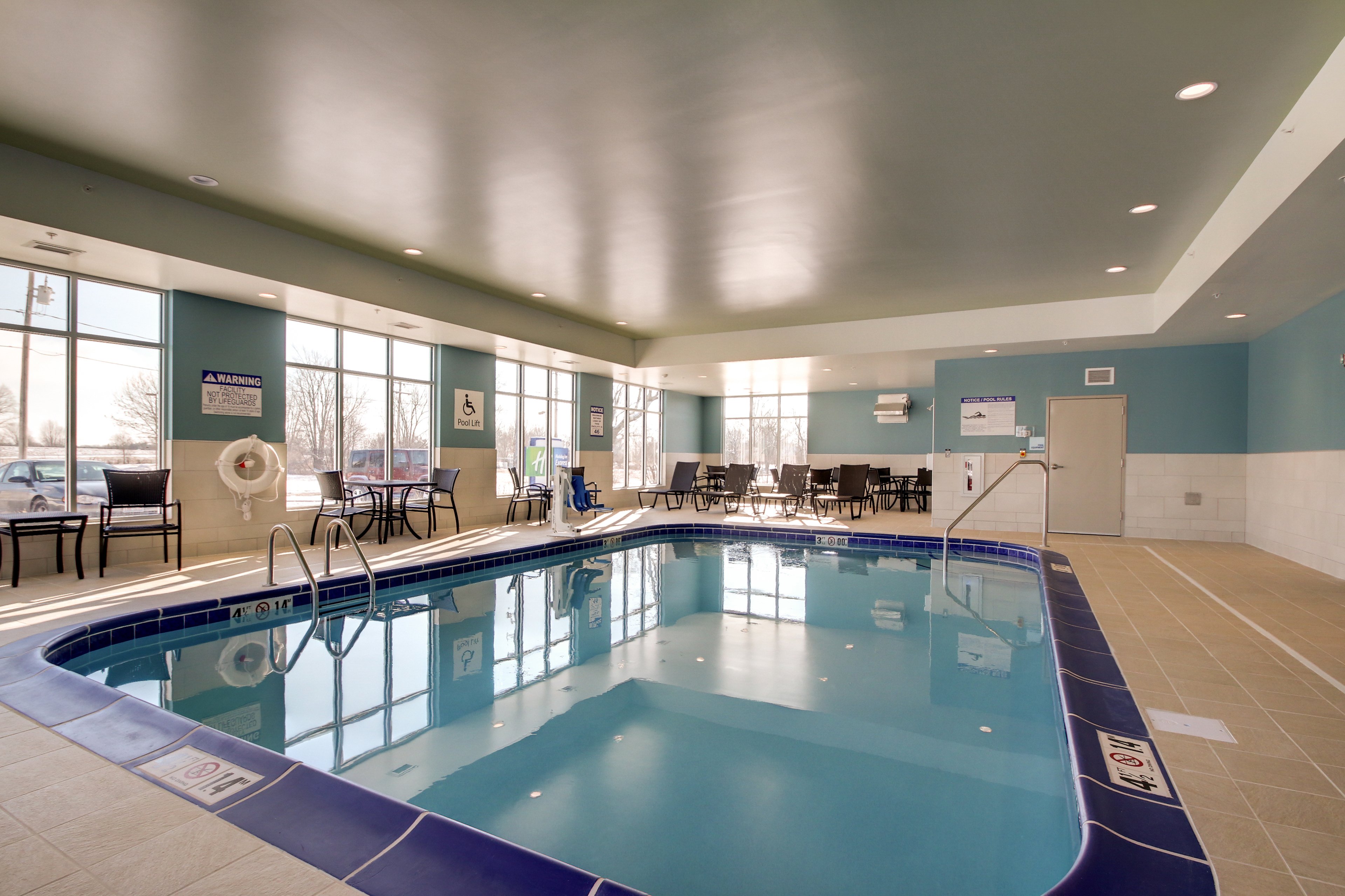 Holiday Inn Express & Suites GALESBURG 39/61