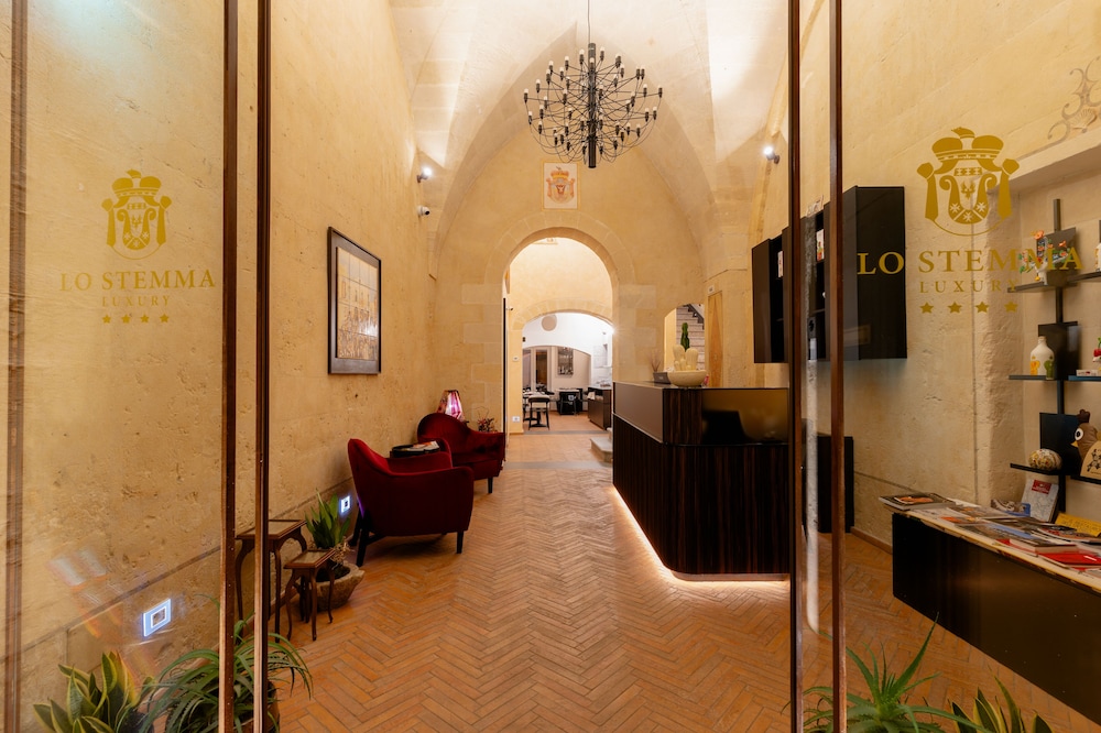 Lo Stemma Luxury Boutique Hotel 44/60