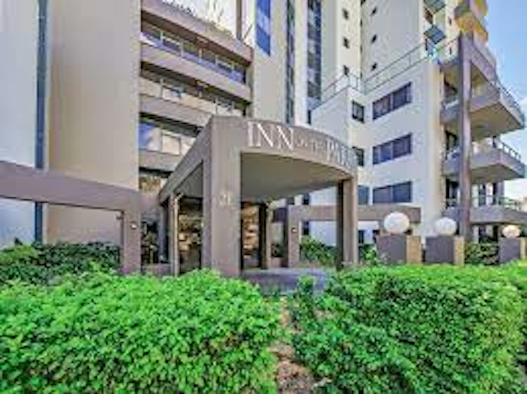 Inn On The Park Apartments 40/41