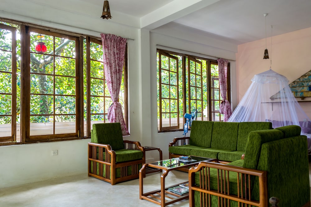 The Kandy Samadhi Centre 52/80