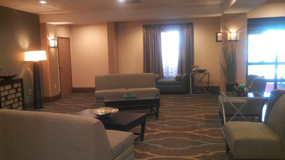 Hampton Inn Greenwood, MS 16/18