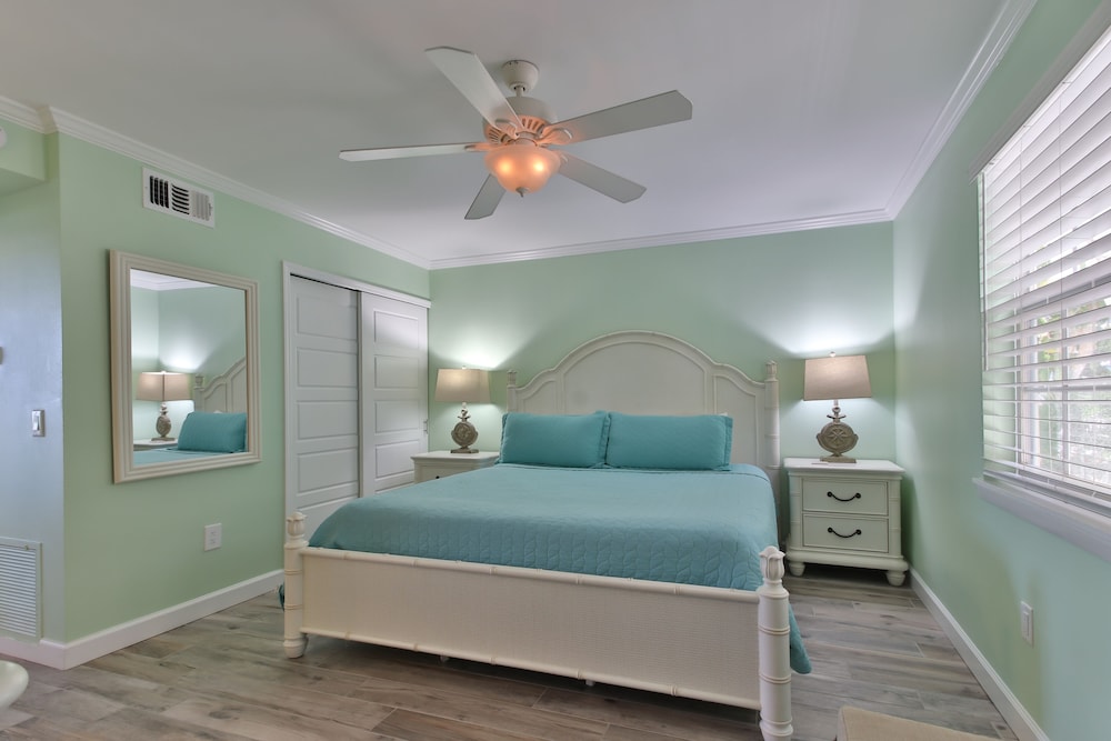 Tradewinds Beach Resort 14/68