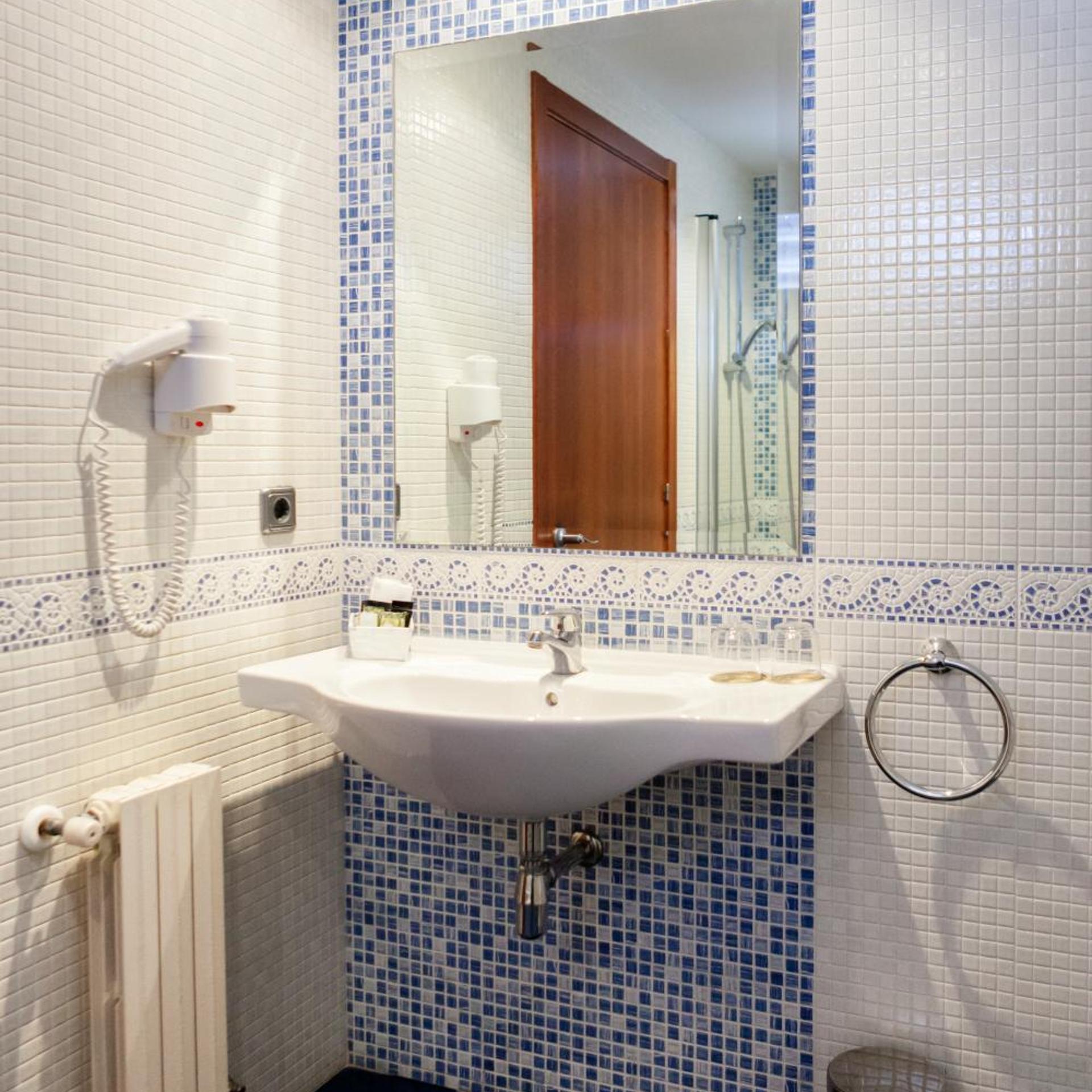 Hotel Valencia Ferrol 49/50