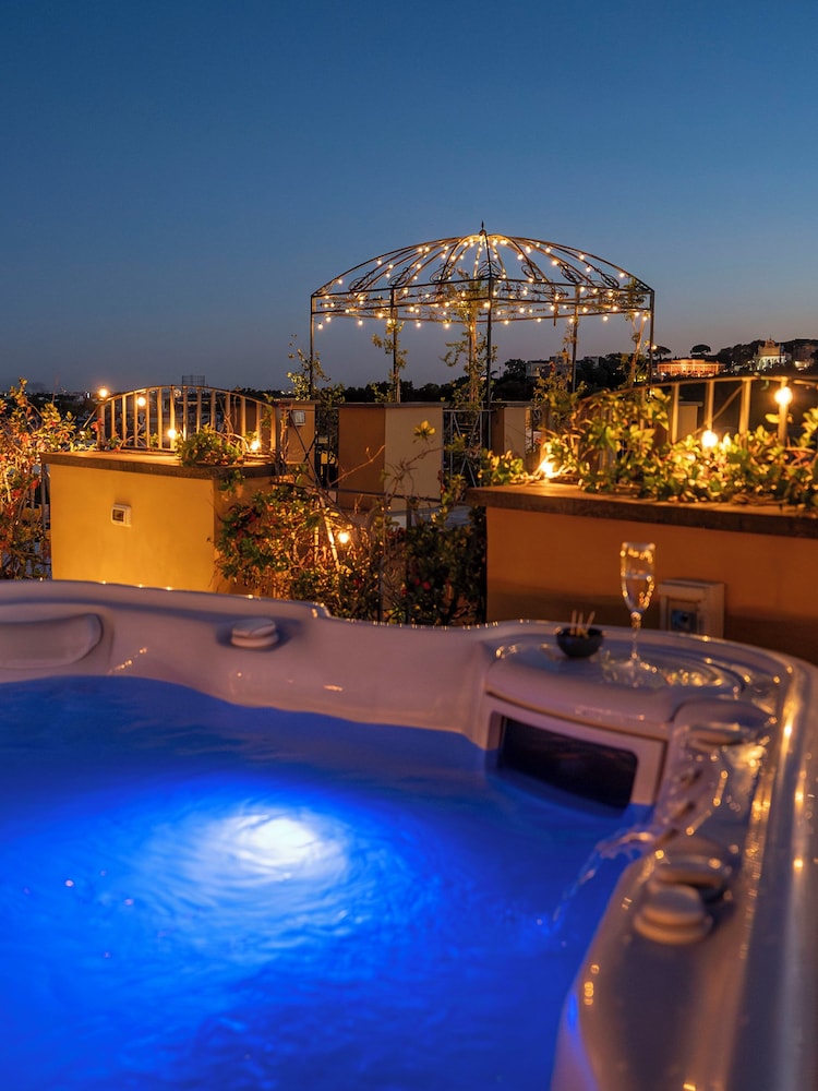Navona Queen Rooftop 5/73