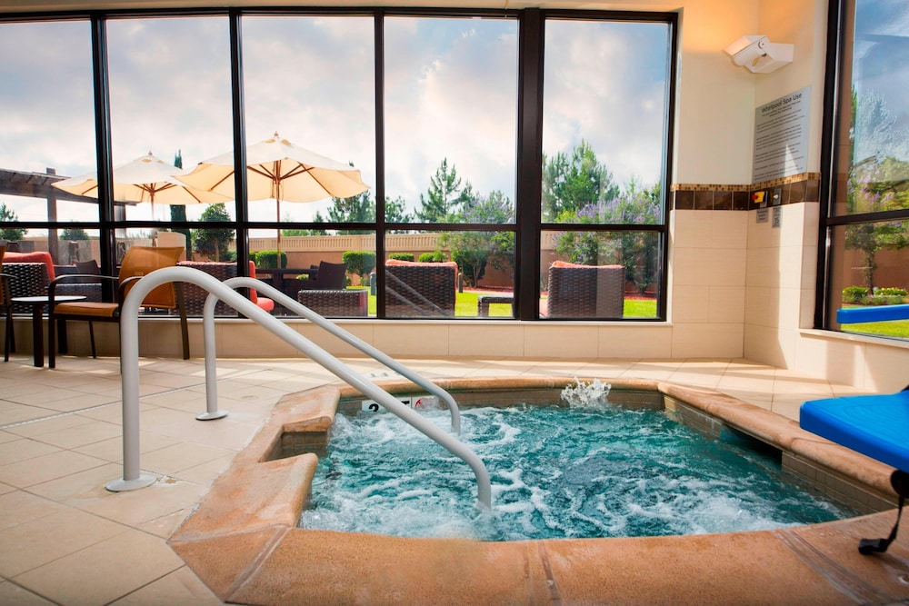 Courtyard Warner Robins 33/34