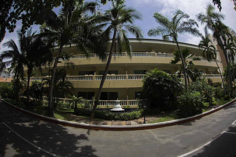 Twin Palms Resort 6/52