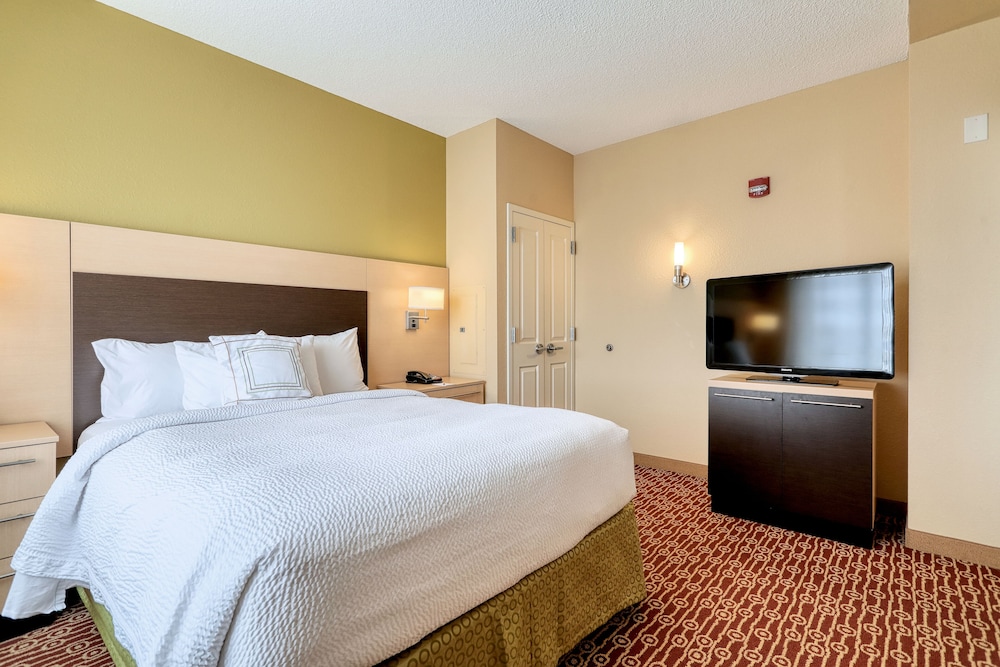 TownePlace Suites York 7/32