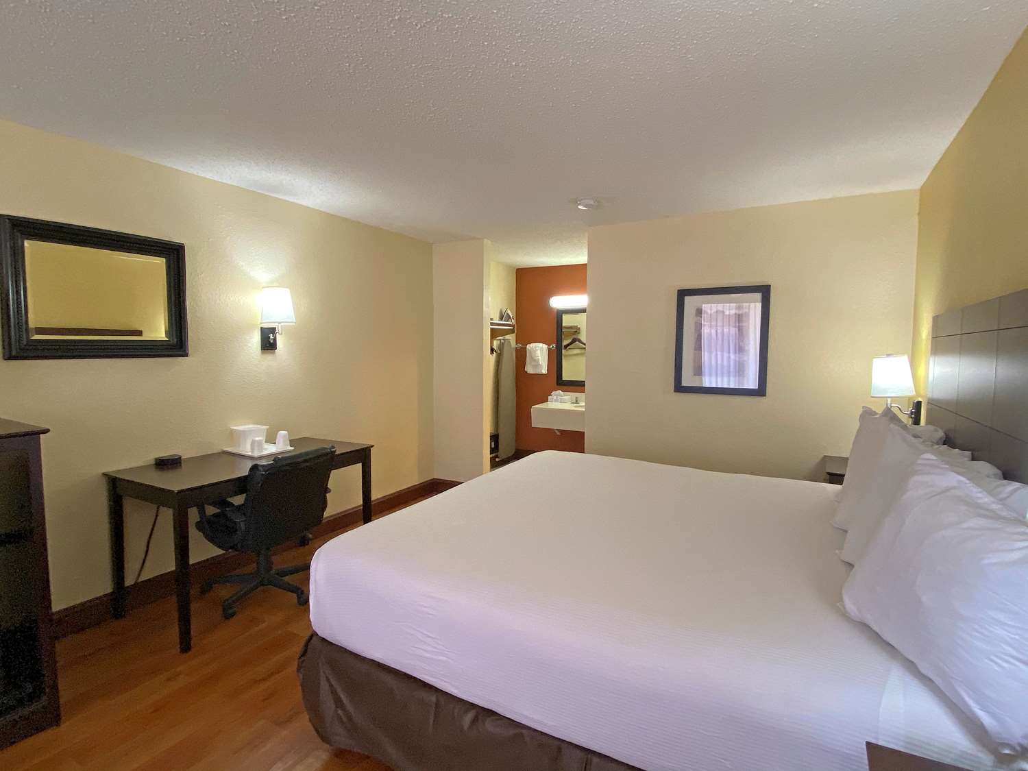 Room at Clarion Inn Greenville, SC, GREENVILLE - SC