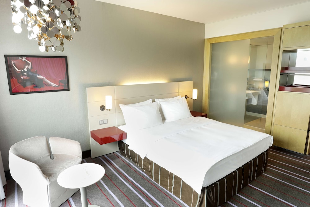 Radisson Blu Media Harbour Hotel Dusseldorf 15/68