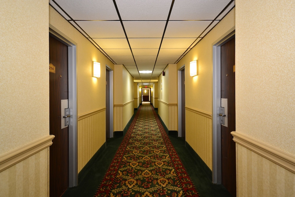 Howard Johnson by Wyndham Saugerties, NY 18/26