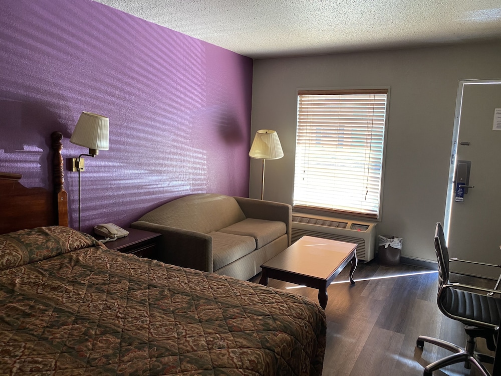 Rogers Inn 28/34