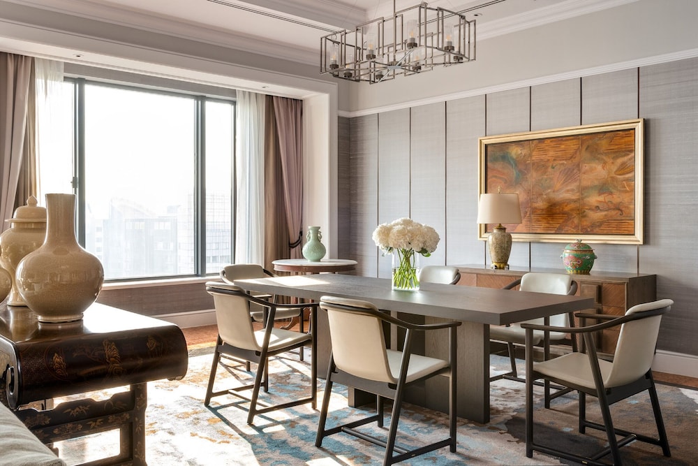 Four Seasons Hotel Singapore 65/72