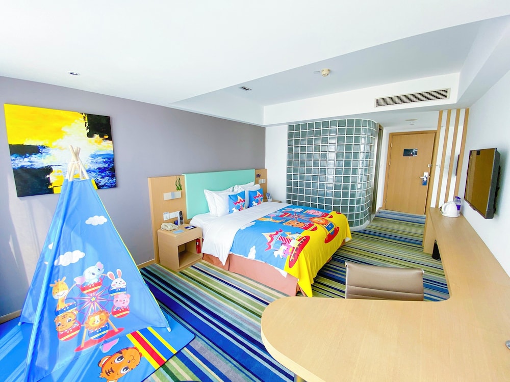 Holiday Inn Express Yingkou Onelong Plaza 40/48