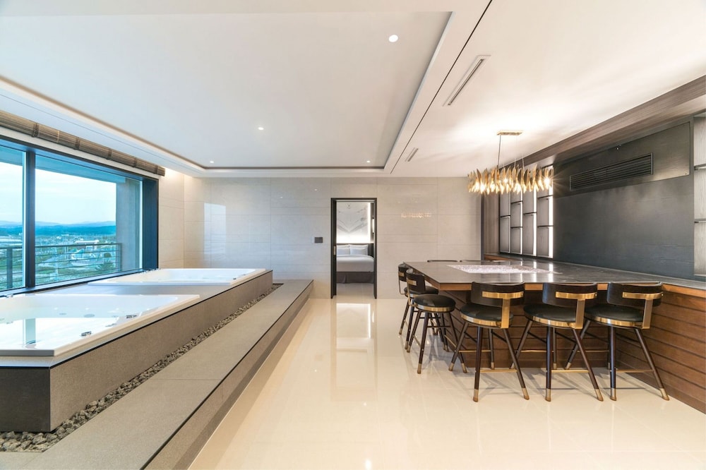 Dignity Hotel 61/70