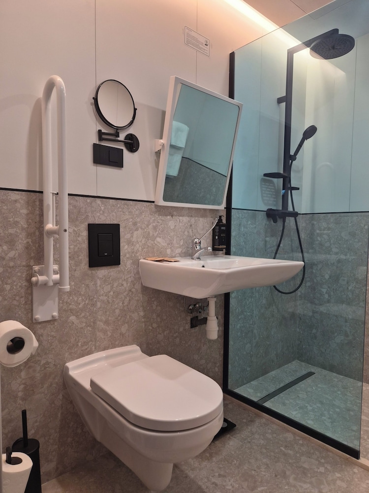 Mercure Bucharest Cantemir 25/26