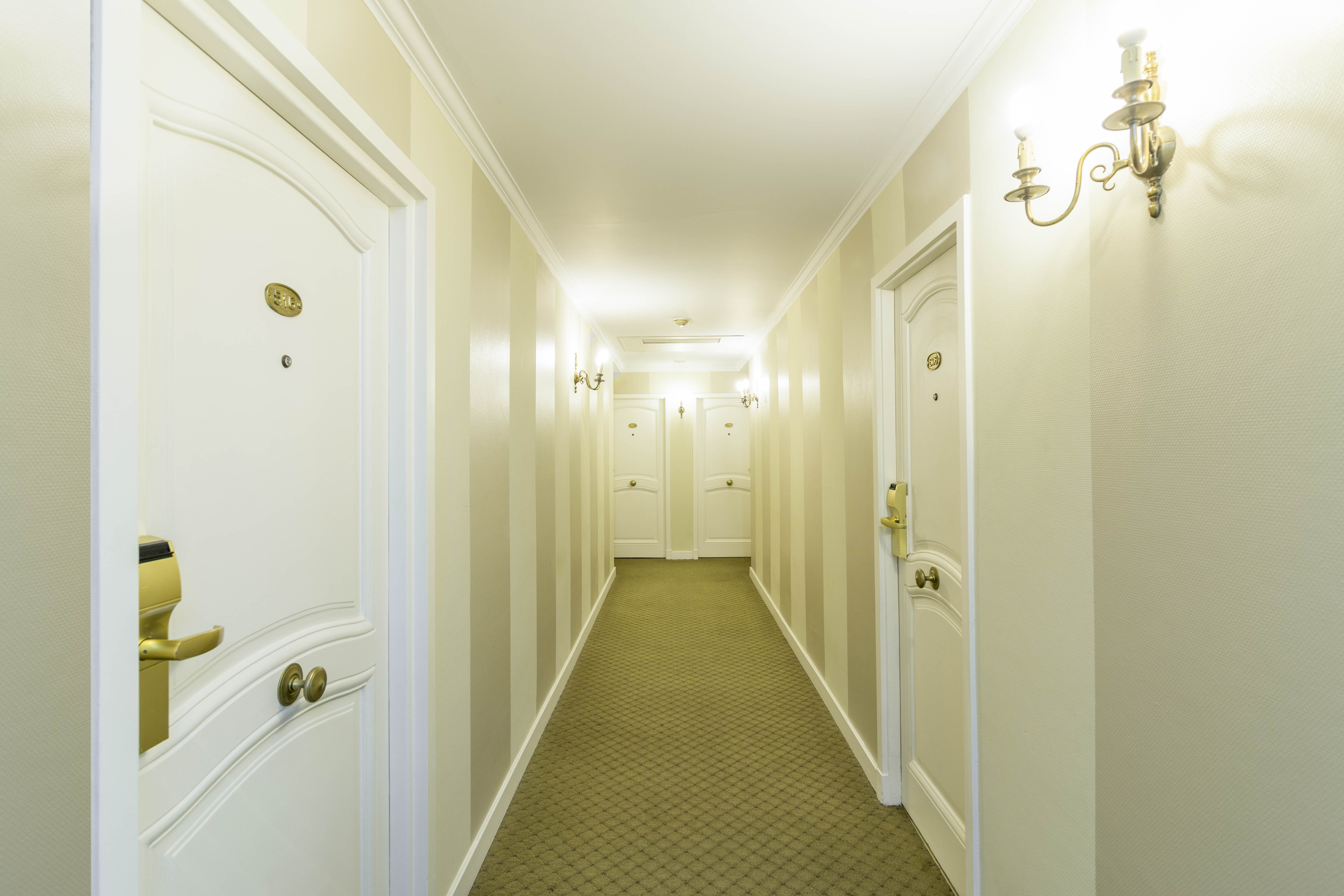 Claridge Hotel 42/74