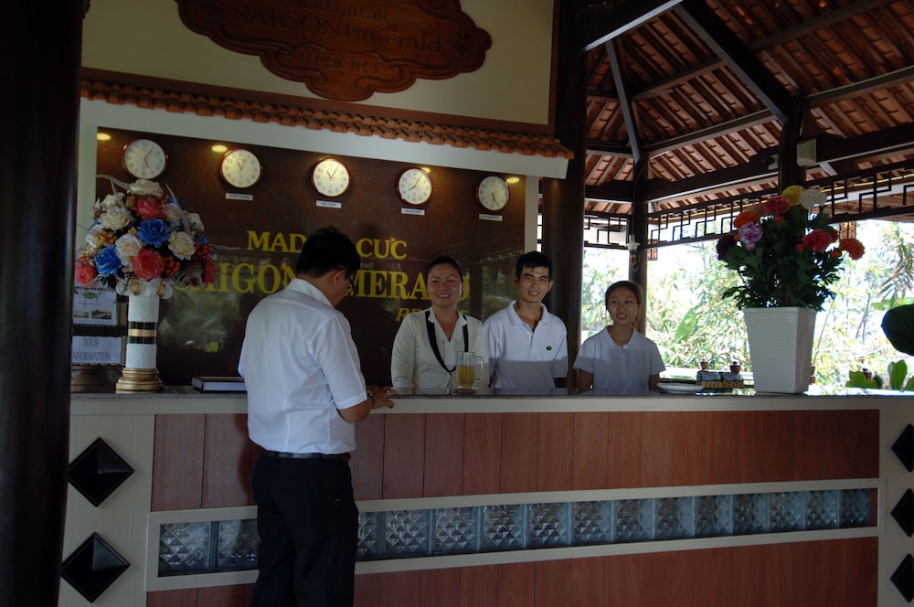 Saigon Emerald Resort 21/72