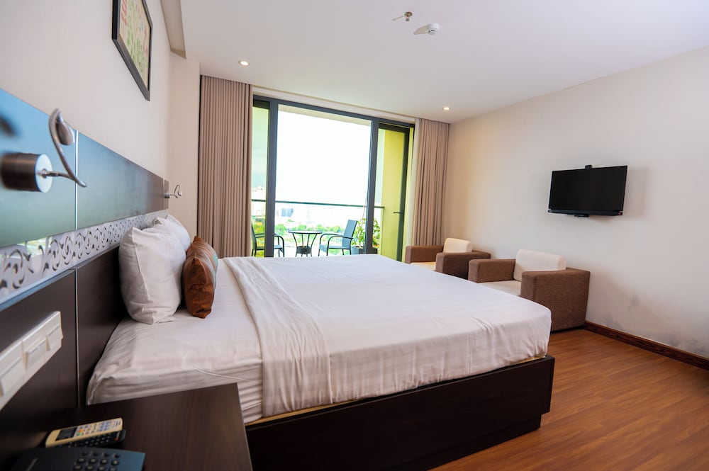 Sea Garden Hotel 30/65