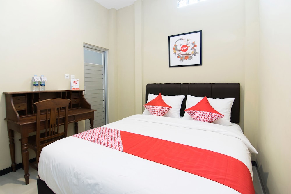 OYO 890 Dewi Fortuna Guest House 10/26