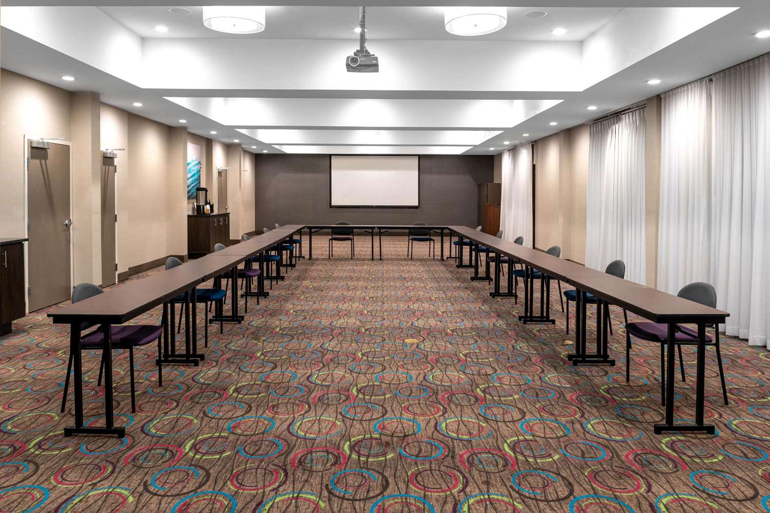 La Quinta Inn & Suites by Wyndham Forsyth 41/45