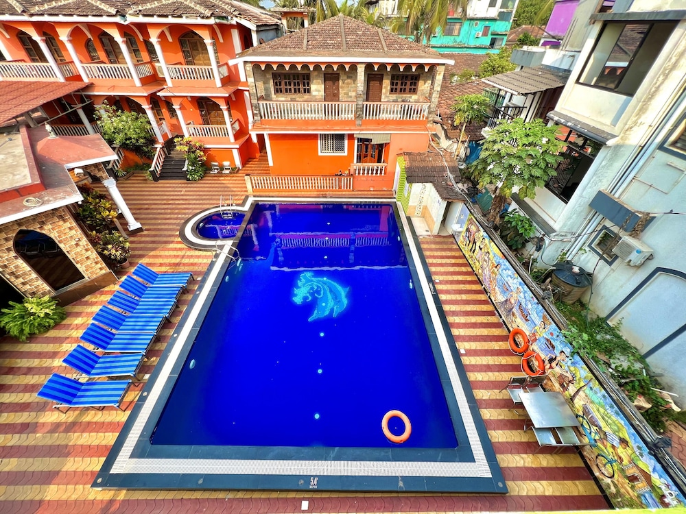 Larios Beach Holidays 5/50