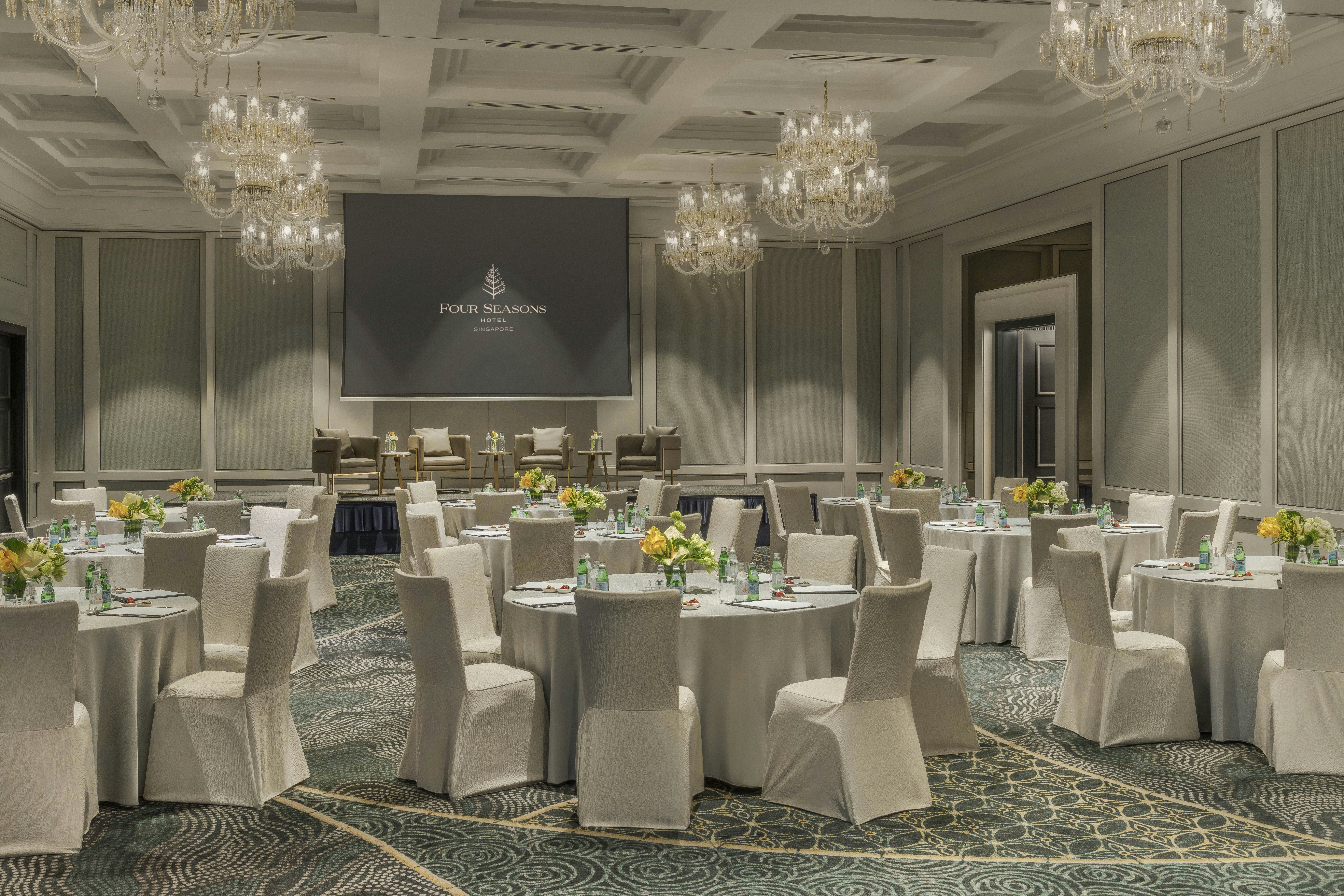 Four Seasons Hotel Singapore 66/72