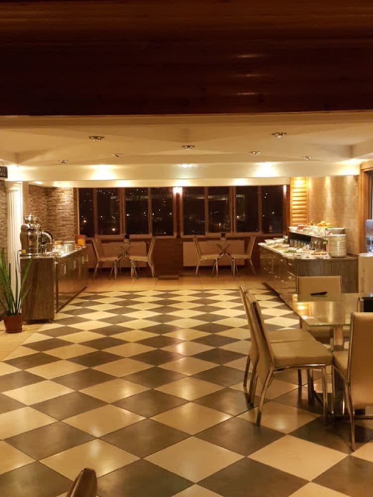 Buyuk Hotel 47/50
