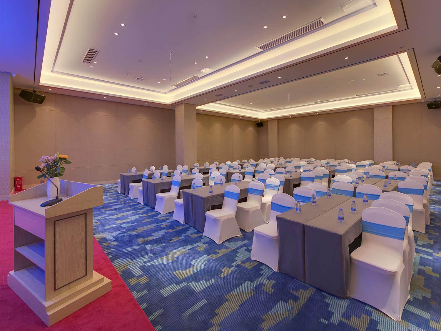 Kyriad Marvelous Hotel (Changning Zhongyin Times Plaza) 49/53
