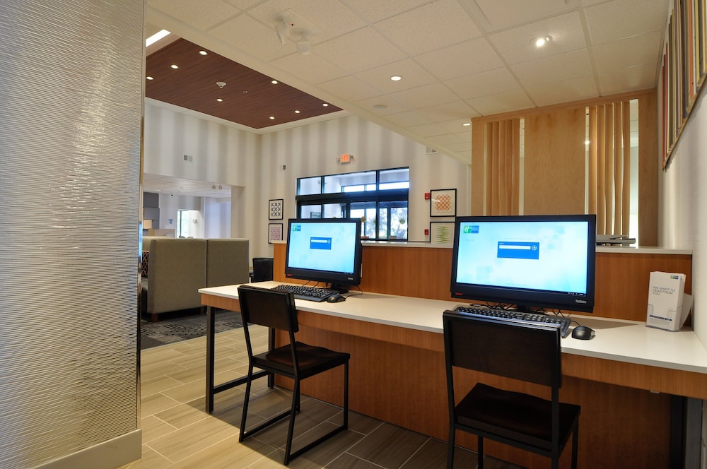 Holiday Inn Express Quantico - Stafford 42/50