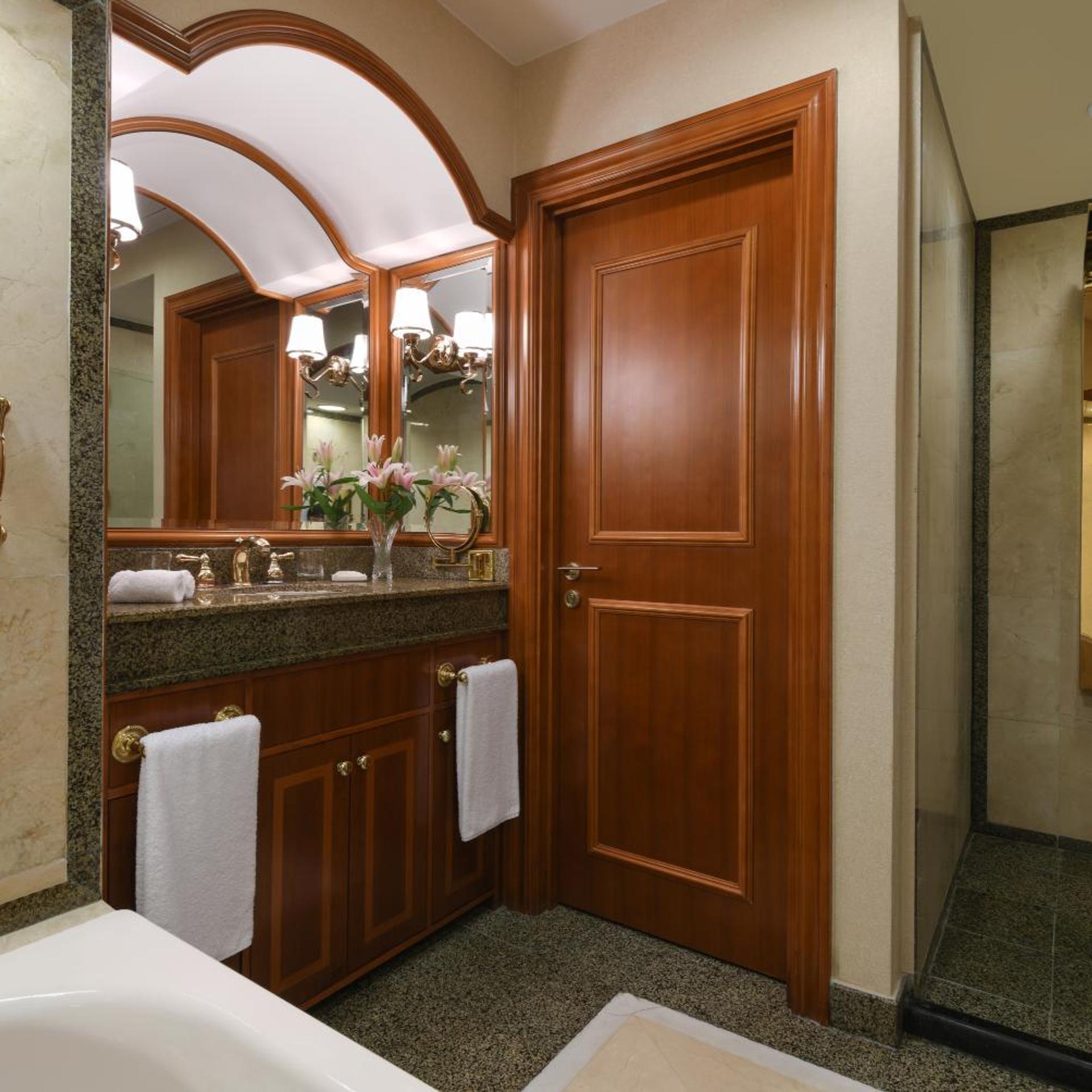 جناح جونيور، Al Aziziyah Boutique Hotel 6/6