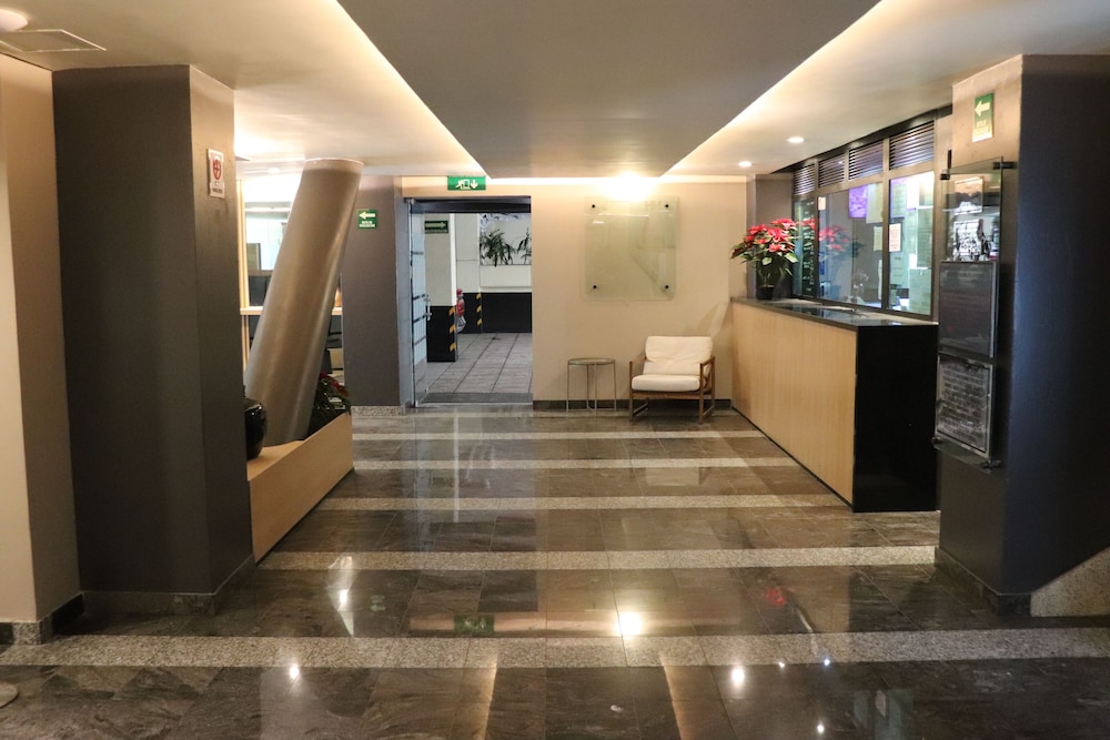 Hotel Embassy 8/48