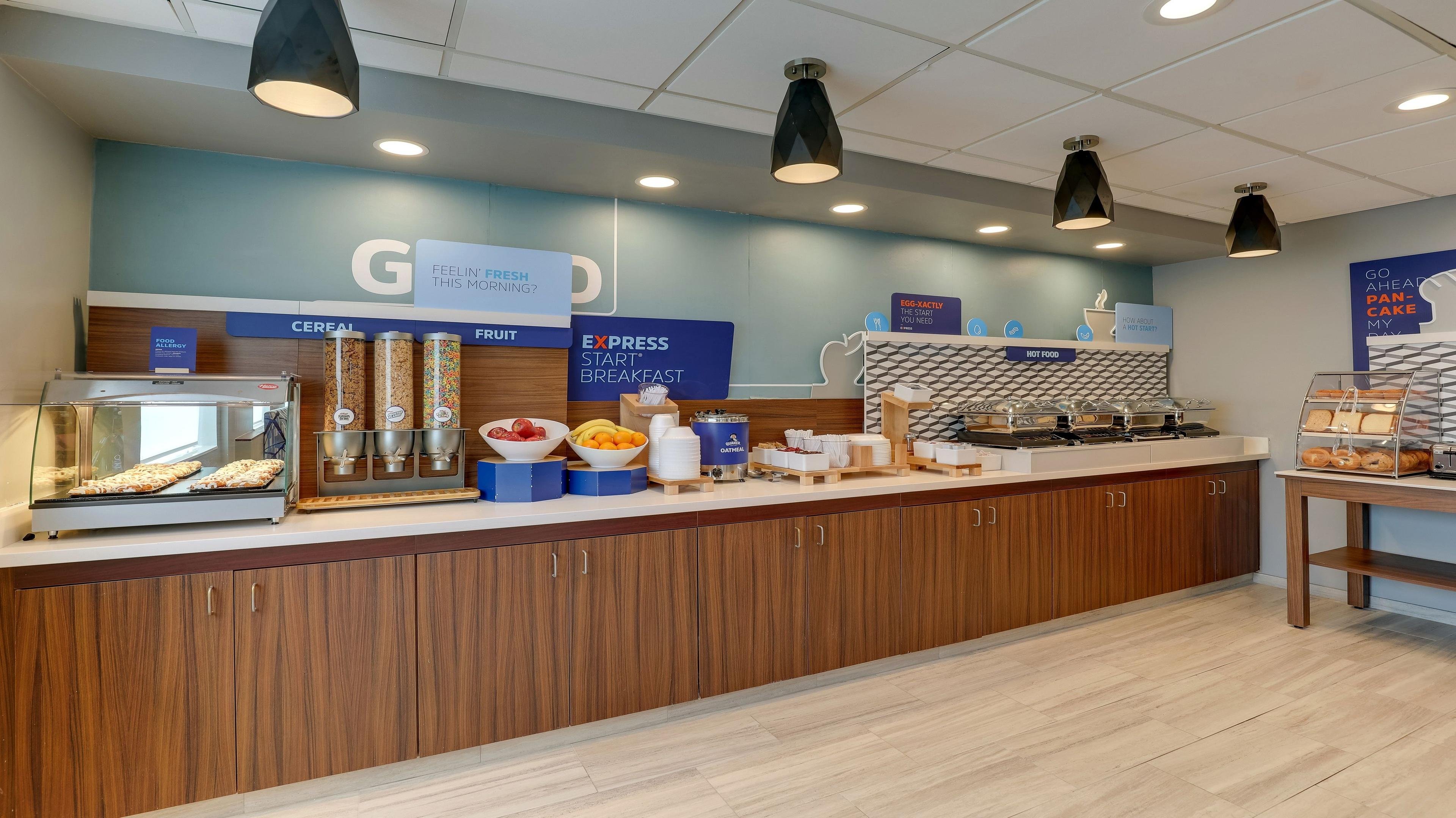 Holiday Inn Express Kenner New Orleans Airport an IHG Hotel 11/50