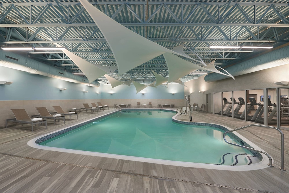Courtyard by Marriott Oshawa 1/54