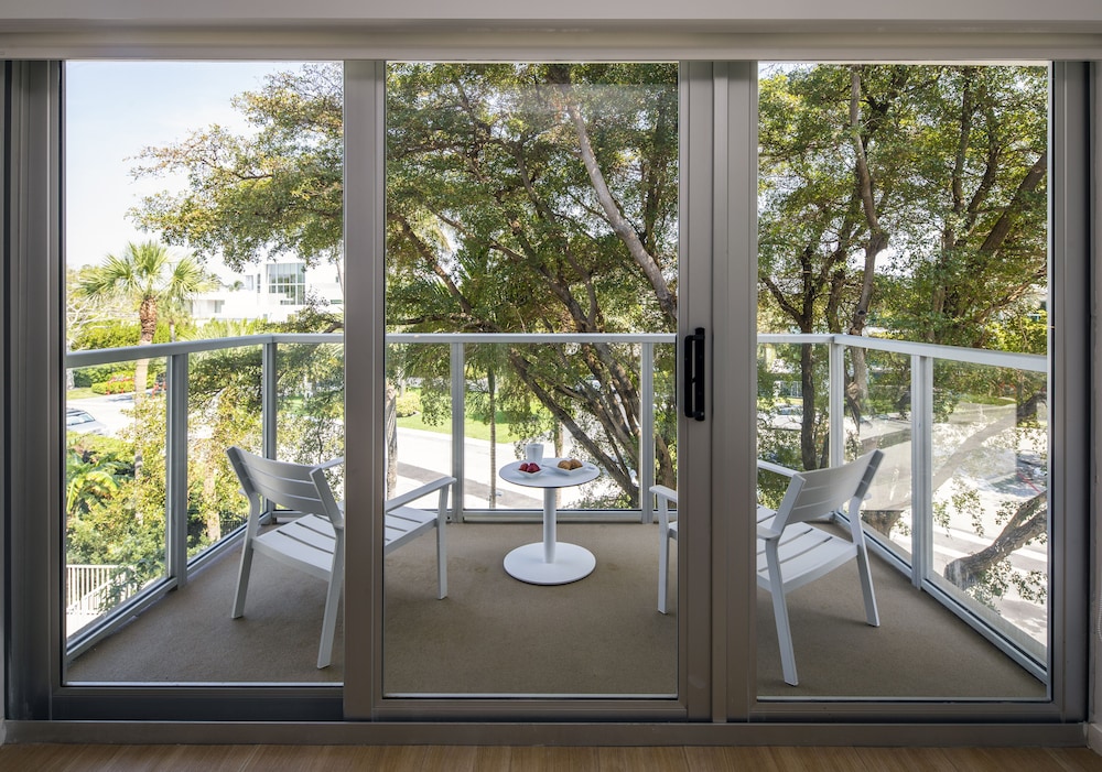 Beach Haus Bal Harbour 31/76