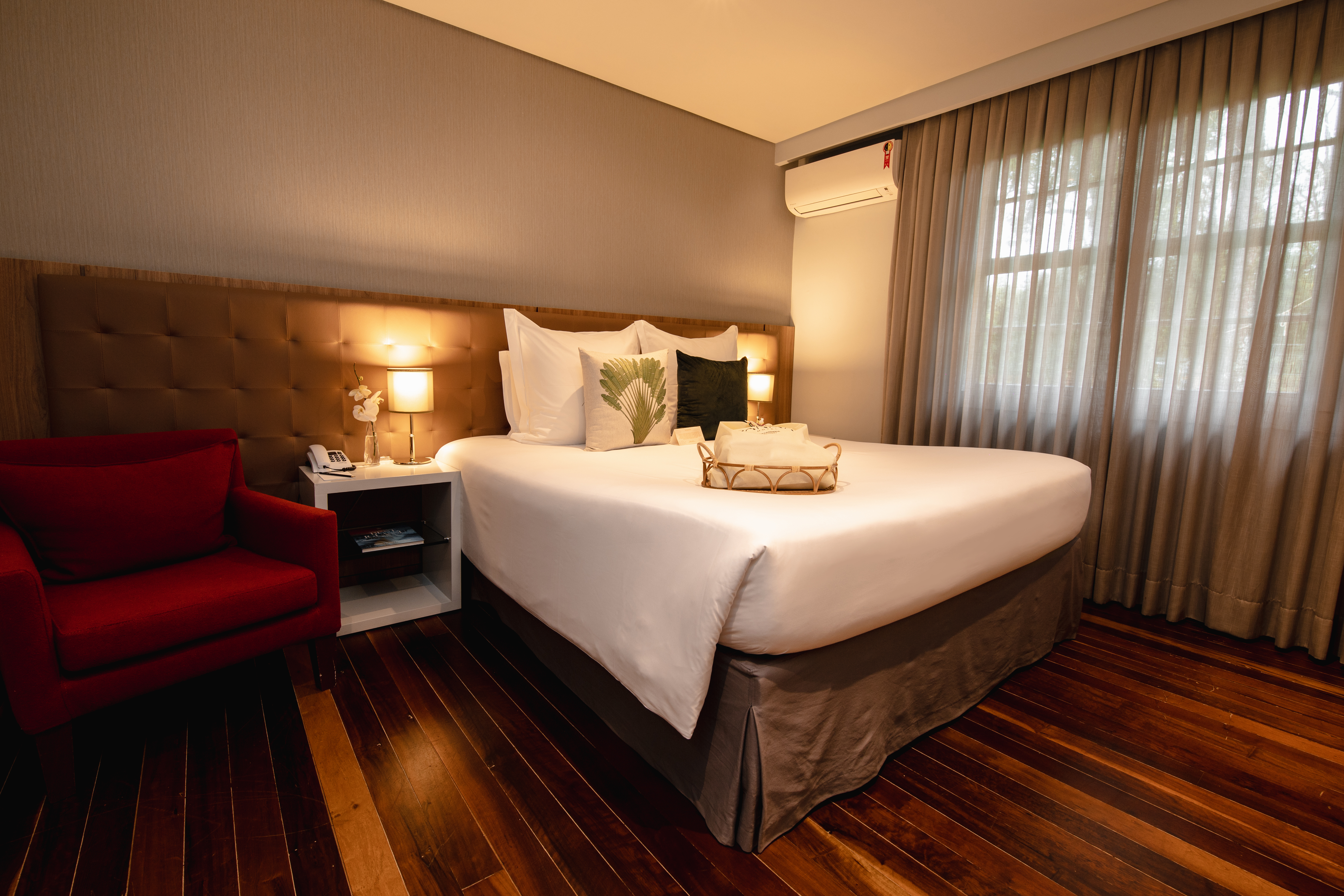 Superior, Single, Queen Bed