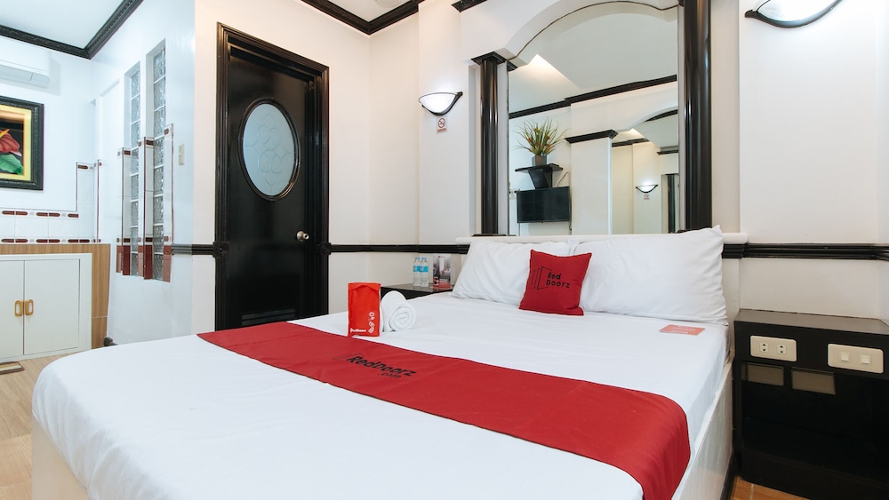 RedDoorz Plus @ Villa Gloria Taguig 10/21