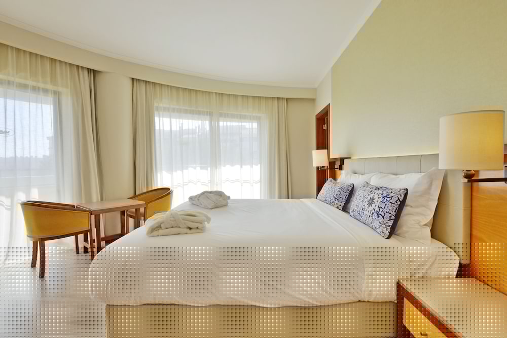 Holiday Inn Algarve Albufeira by IHG 17/79