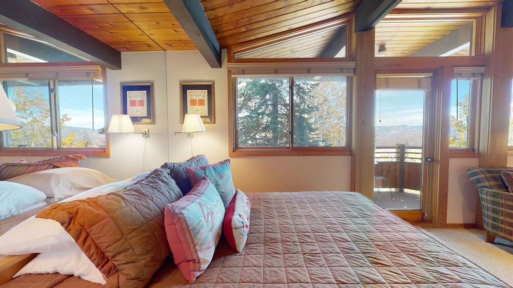 Laurelwood A Destination Residence 61/76