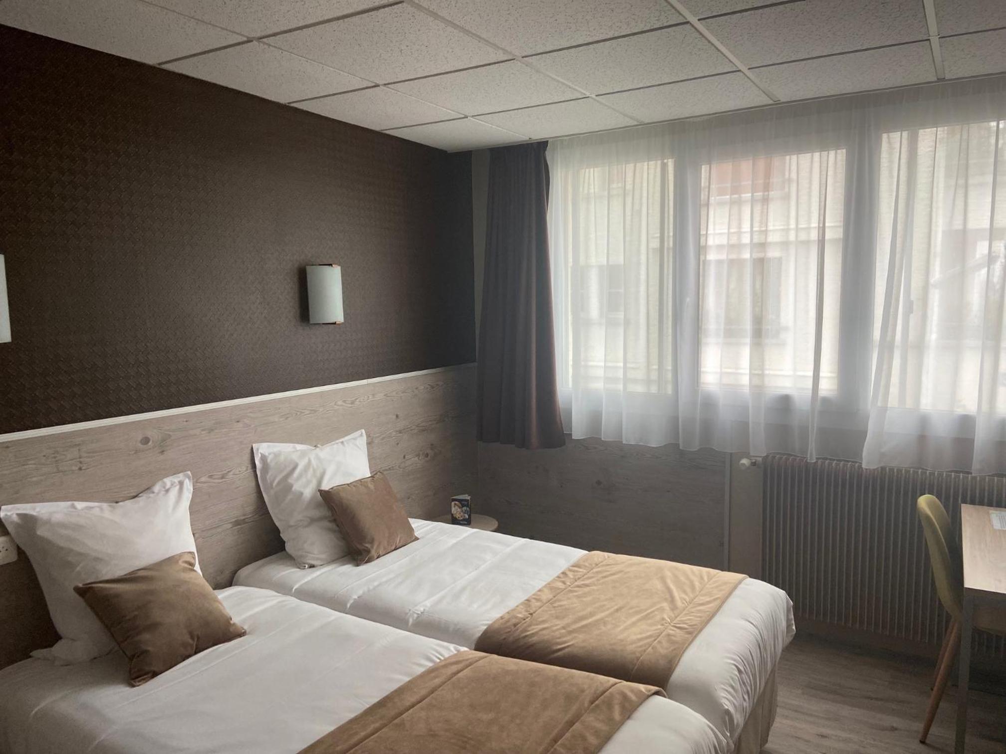 HOTEL FOCH 14/42