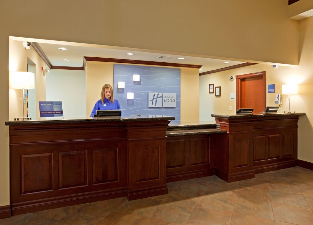 Holiday Inn Express Hotel Suites Winona 11/49