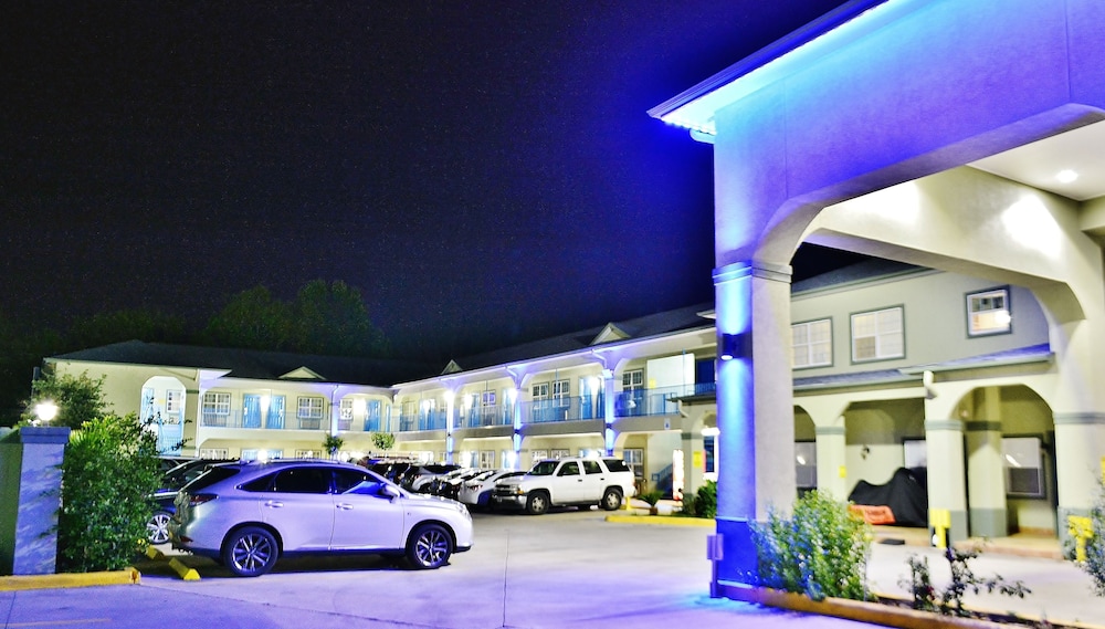Scottish Inns and Suites Alvin secondary