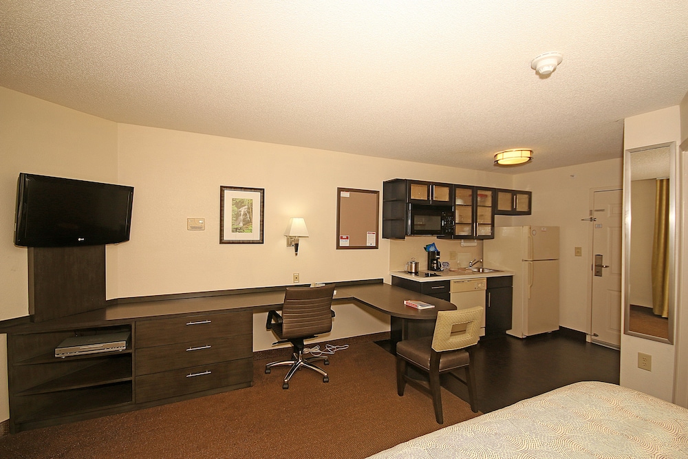 Candlewood Suites Newport News/Yorktown 35/39