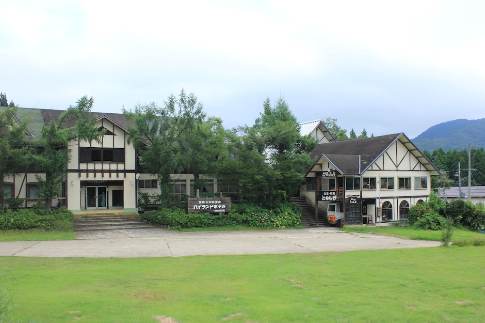 Kannabe Highland Hotel 3/25