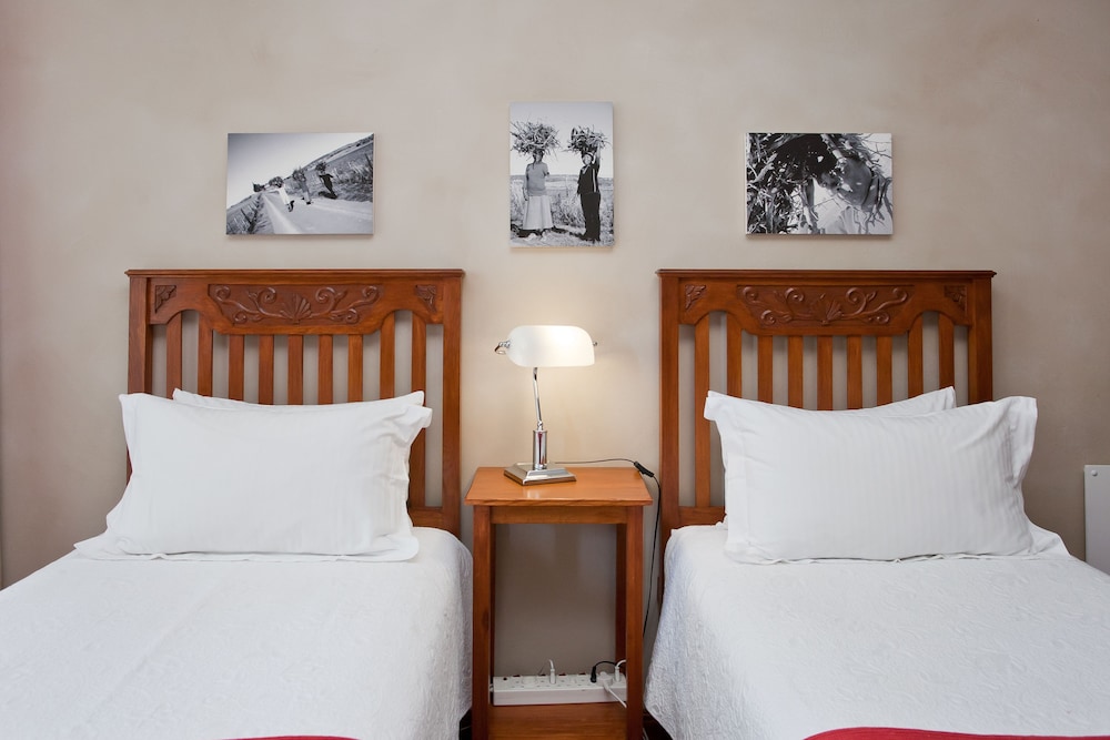 Miles B B Guesthouse 16/41