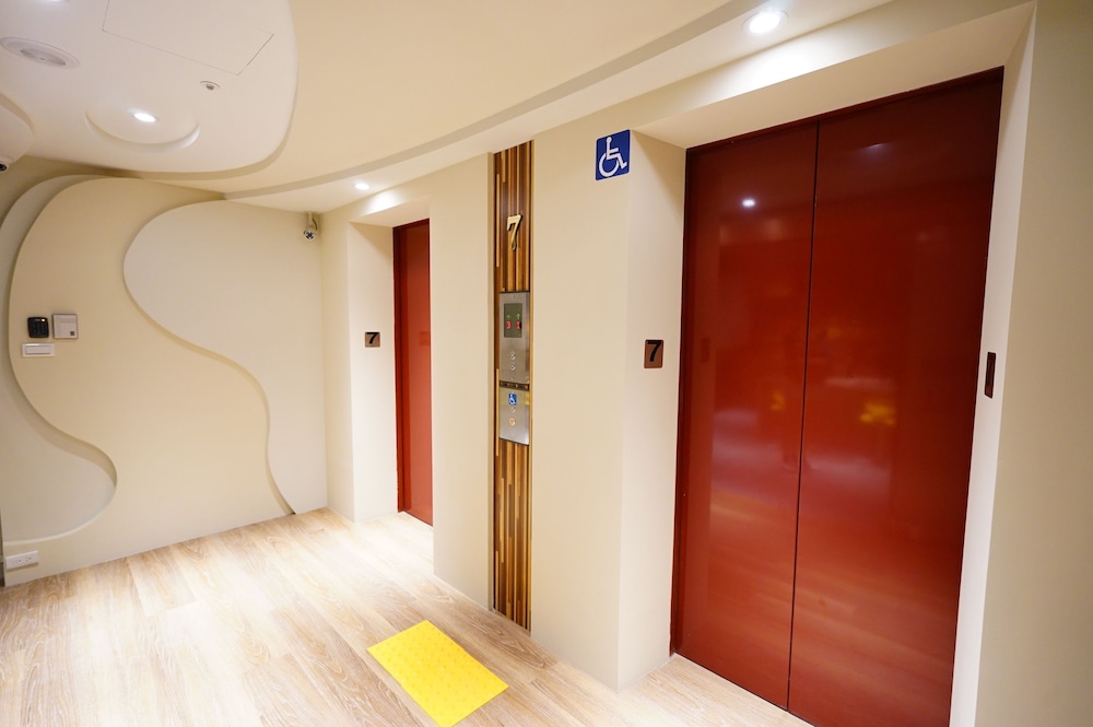 Cavemen Hostel Taipei Station Branch 18/33