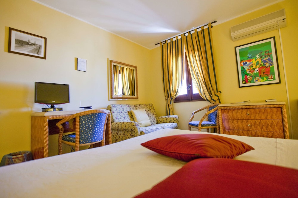 Hotel Elimo 18/72