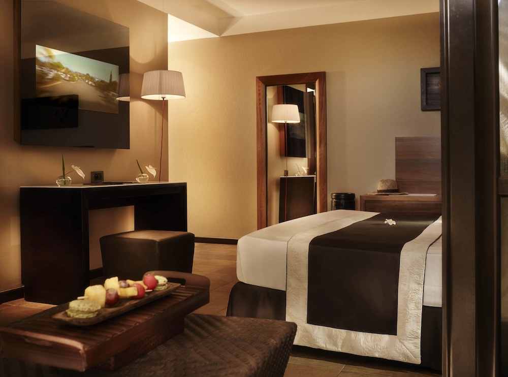Palm Hotel And Spa 32/75