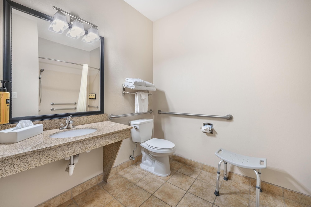 غرفة قياسية بسريرين كوين لذوي الإعاقة، Best Western Plus Eastgate Inn & Suites 8/9