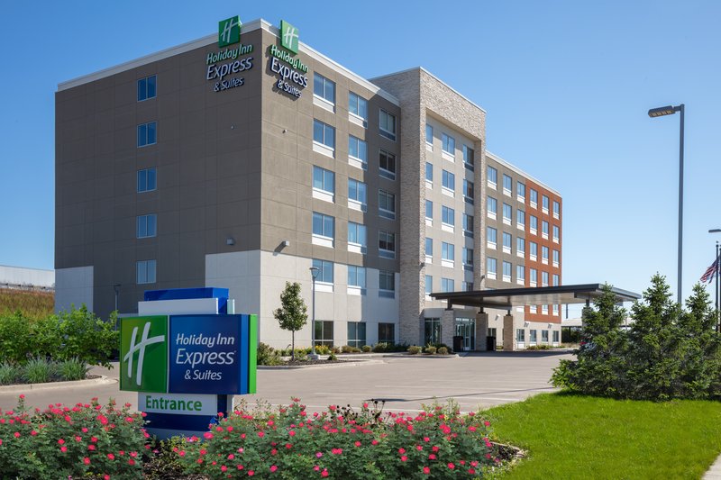 Holiday Inn Express & Suites Beloit 2/38